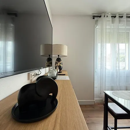 - Sublime 2 Pièces à 2 Min Plage&centre-ville Appartement *