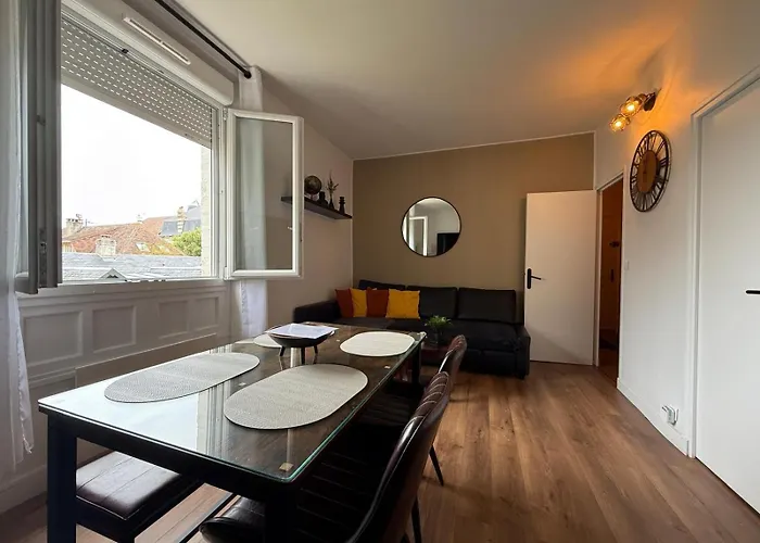 - Sublime 2 Pièces à 2 Min Plage&centre-ville